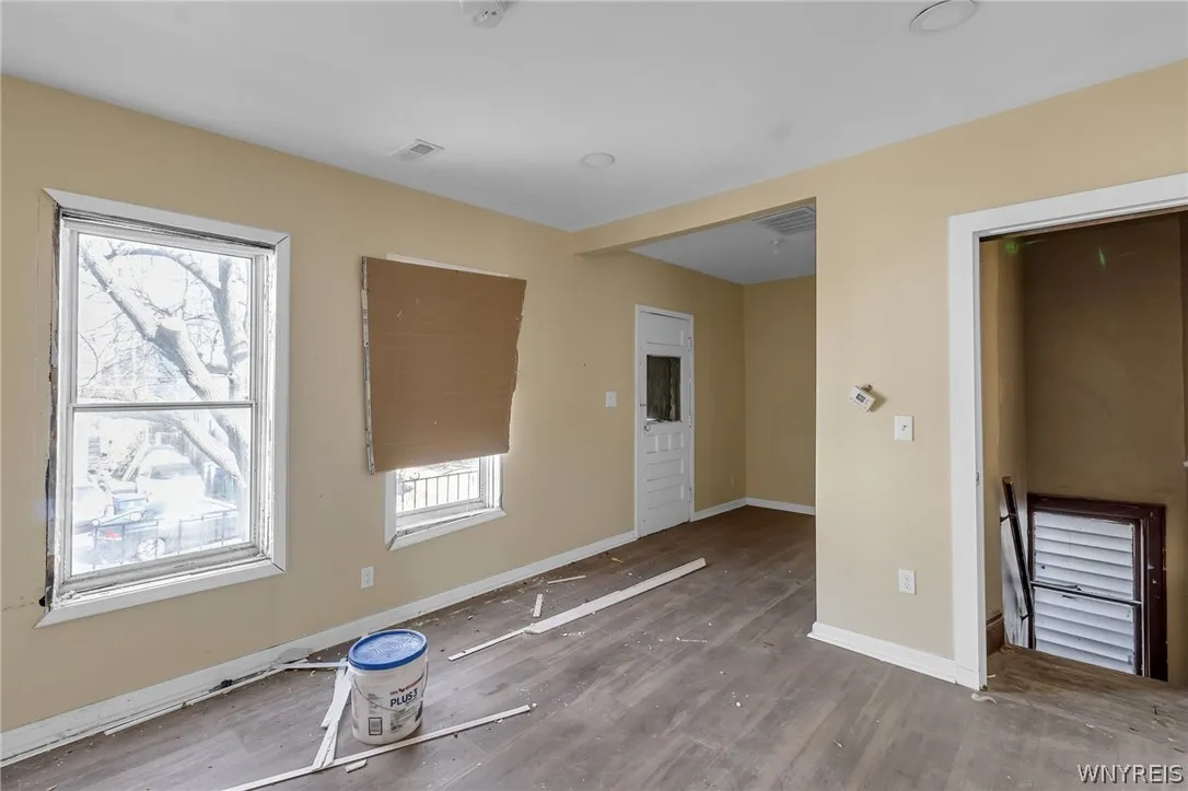 2143 Niagara Street, Buffalo, New York 14207, Buffalo, New York 14207, 8 Bedroom Bedrooms, ,3 BathroomBathrooms,Residential,For Sale,2143 Niagara Street, Buffalo, New York 14207,0,B1672981