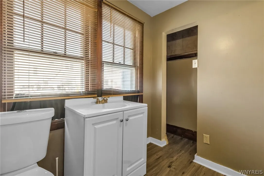 2143 Niagara Street, Buffalo, New York 14207, Buffalo, New York 14207, 8 Bedroom Bedrooms, ,3 BathroomBathrooms,Residential,For Sale,2143 Niagara Street, Buffalo, New York 14207,0,B1672981
