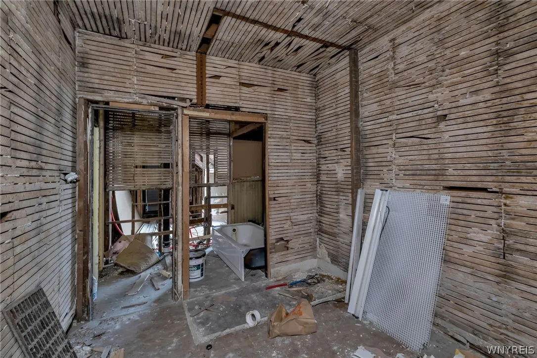 2143 Niagara Street, Buffalo, New York 14207, Buffalo, New York 14207, 8 Bedroom Bedrooms, ,3 BathroomBathrooms,Residential,For Sale,2143 Niagara Street, Buffalo, New York 14207,0,B1672981