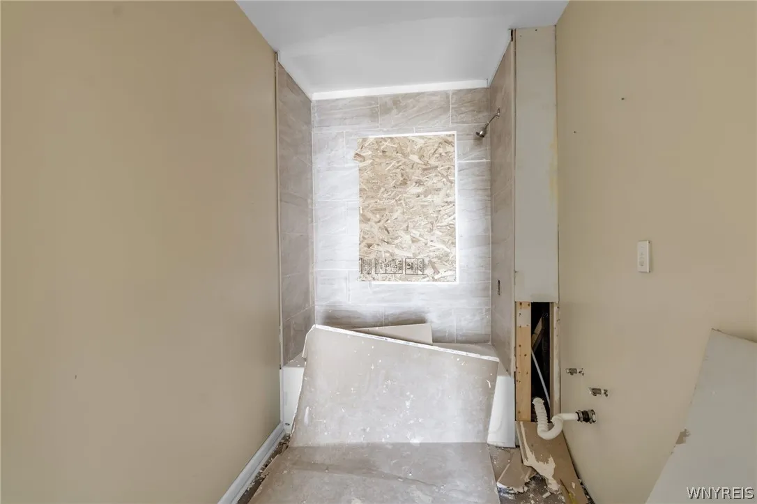 2143 Niagara Street, Buffalo, New York 14207, Buffalo, New York 14207, 8 Bedroom Bedrooms, ,3 BathroomBathrooms,Residential,For Sale,2143 Niagara Street, Buffalo, New York 14207,0,B1672981