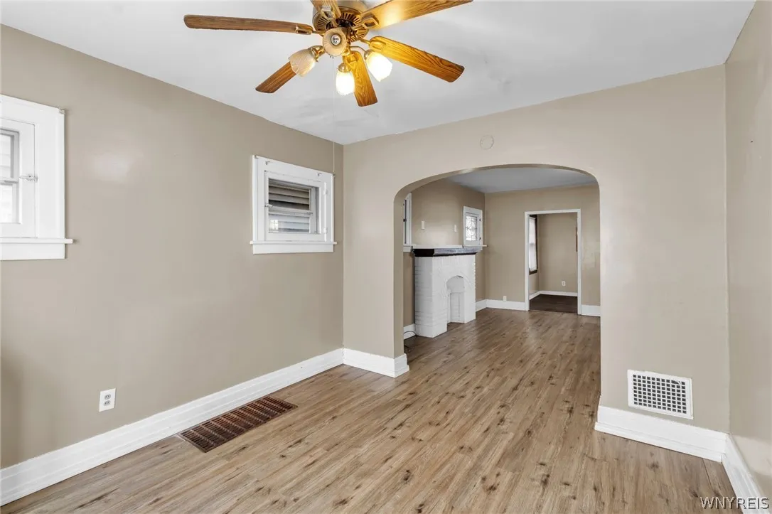 2143 Niagara Street, Buffalo, New York 14207, Buffalo, New York 14207, 8 Bedroom Bedrooms, ,3 BathroomBathrooms,Residential,For Sale,2143 Niagara Street, Buffalo, New York 14207,0,B1672981