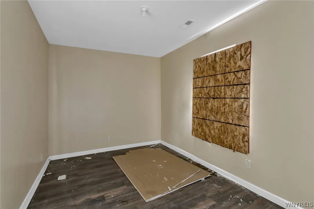 2143 Niagara Street, Buffalo, New York 14207, Buffalo, New York 14207, 8 Bedroom Bedrooms, ,3 BathroomBathrooms,Residential,For Sale,2143 Niagara Street, Buffalo, New York 14207,0,B1672981