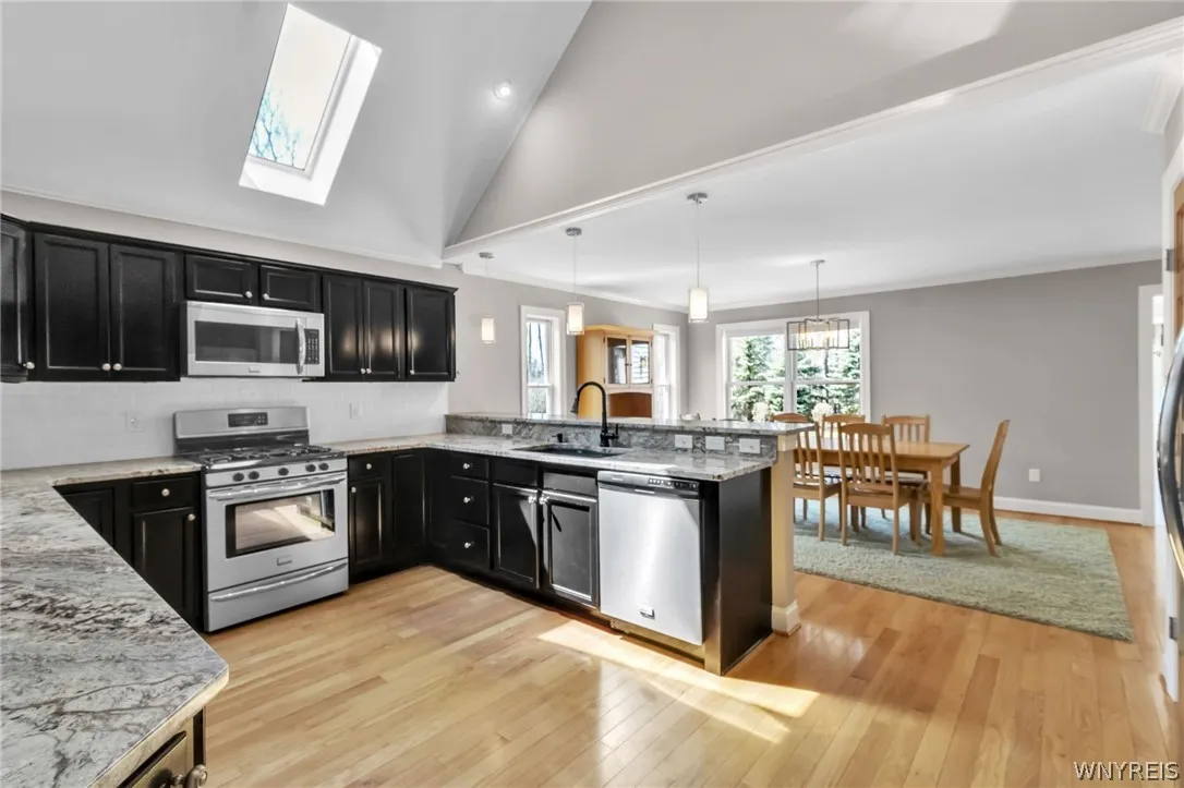 40 Collins Court, Amherst, New York 14068, Amherst, New York 14068, 3 Bedrooms Bedrooms, 8 Rooms Rooms,2 BathroomsBathrooms,Residential,For Sale,40 Collins Court, Amherst, New York 14068,0,B1673104