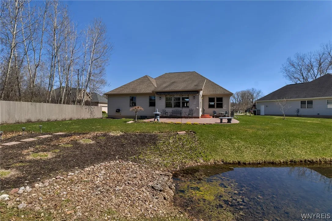 40 Collins Court, Amherst, New York 14068, Amherst, New York 14068, 3 Bedrooms Bedrooms, 8 Rooms Rooms,2 BathroomsBathrooms,Residential,For Sale,40 Collins Court, Amherst, New York 14068,0,B1673104