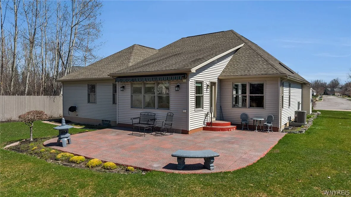 40 Collins Court, Amherst, New York 14068, Amherst, New York 14068, 3 Bedrooms Bedrooms, 8 Rooms Rooms,2 BathroomsBathrooms,Residential,For Sale,40 Collins Court, Amherst, New York 14068,0,B1673104