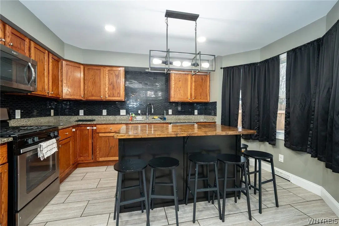 5233 Scranton Road, Hamburg, New York 14075, Hamburg, New York 14075, 10 Bedrooms Bedrooms, ,3 BathroomsBathrooms,Residential,For Sale,5233 Scranton Road, Hamburg, New York 14075,0,B1673211