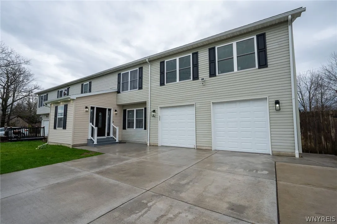 5233 Scranton Road, Hamburg, New York 14075, Hamburg, New York 14075, 10 Bedrooms Bedrooms, ,3 BathroomsBathrooms,Residential,For Sale,5233 Scranton Road, Hamburg, New York 14075,0,B1673211