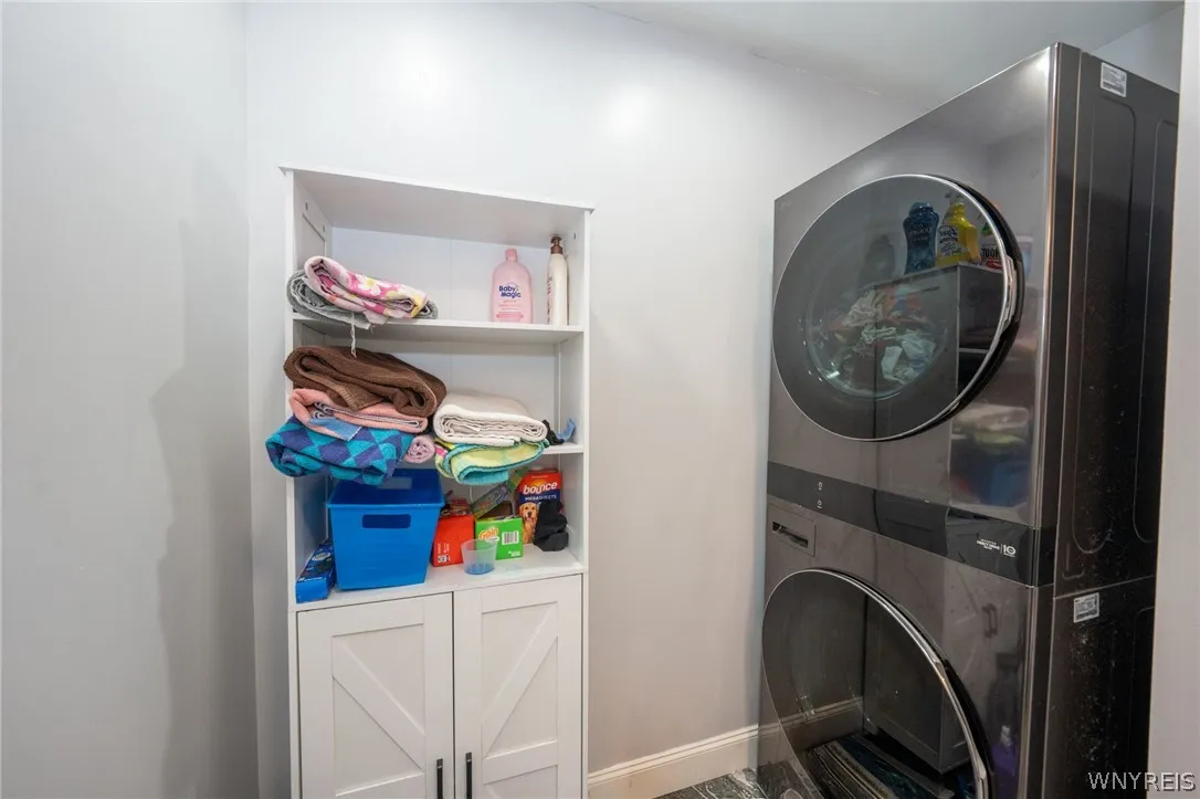 5233 Scranton Road, Hamburg, New York 14075, Hamburg, New York 14075, 10 Bedrooms Bedrooms, ,3 BathroomsBathrooms,Residential,For Sale,5233 Scranton Road, Hamburg, New York 14075,0,B1673211