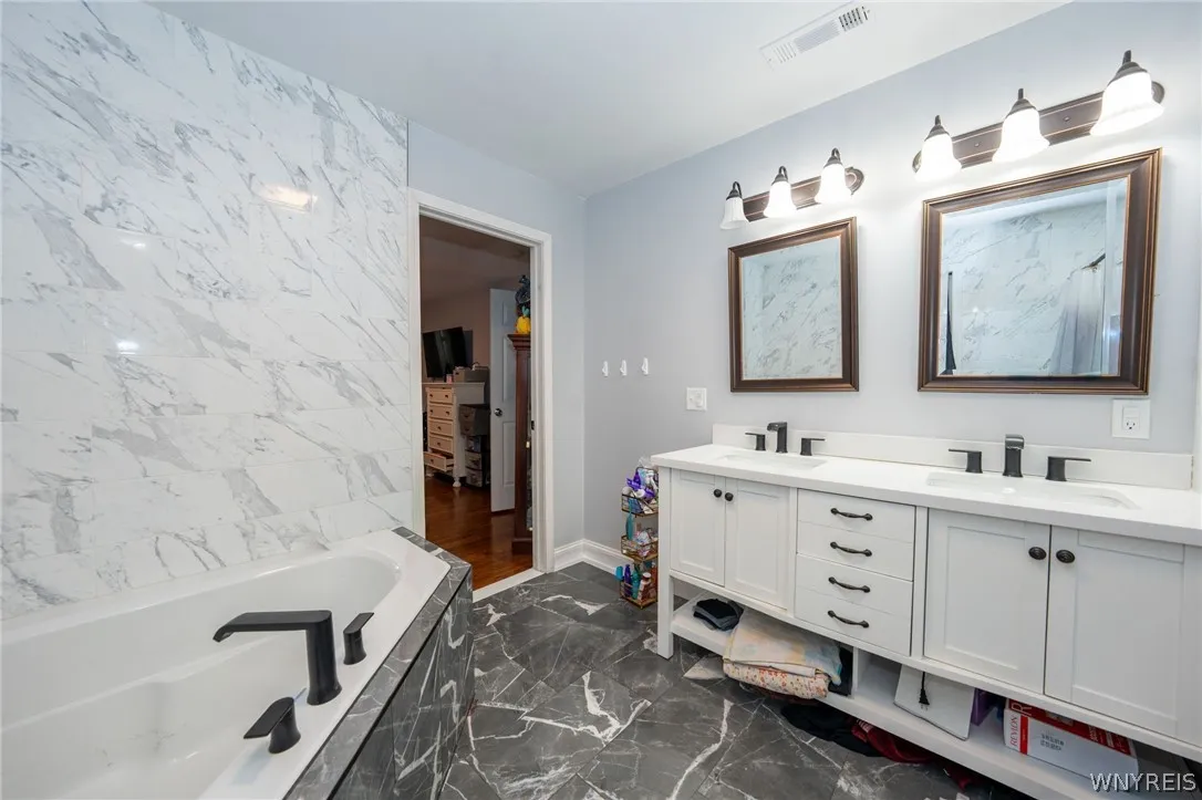 5233 Scranton Road, Hamburg, New York 14075, Hamburg, New York 14075, 10 Bedrooms Bedrooms, ,3 BathroomsBathrooms,Residential,For Sale,5233 Scranton Road, Hamburg, New York 14075,0,B1673211