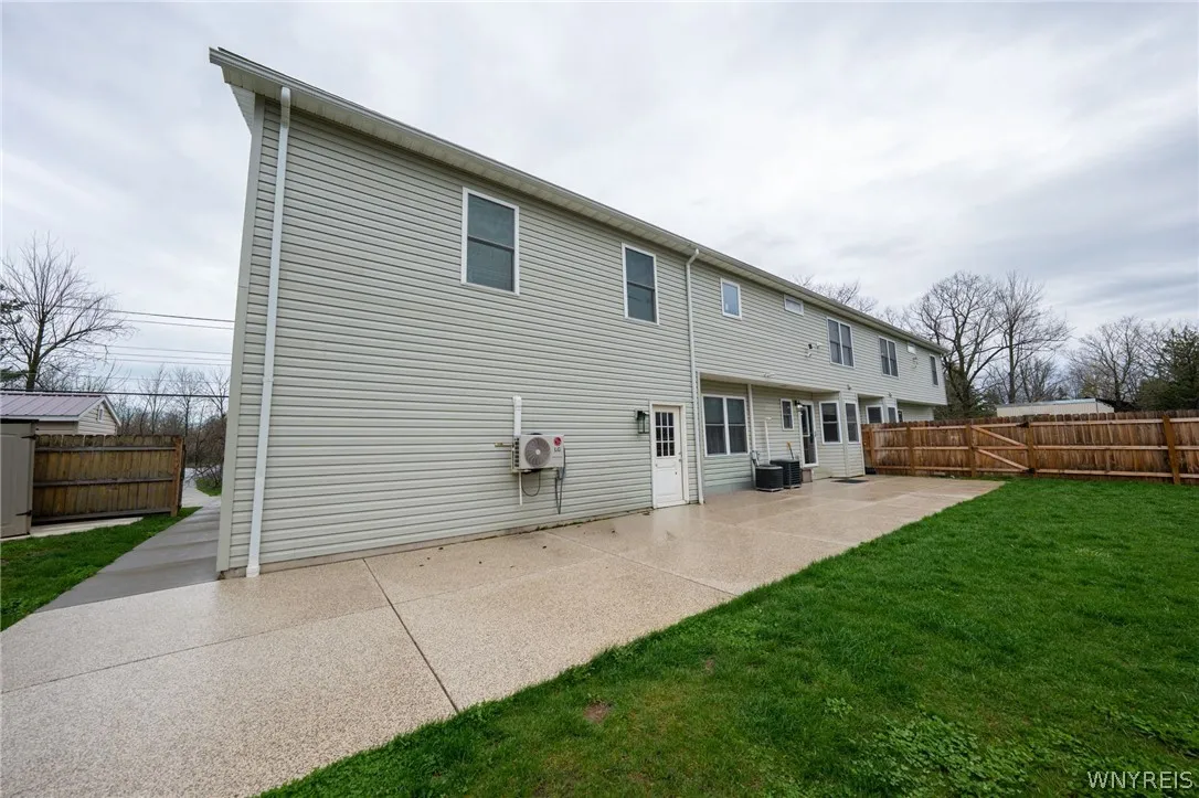 5233 Scranton Road, Hamburg, New York 14075, Hamburg, New York 14075, 10 Bedrooms Bedrooms, ,3 BathroomsBathrooms,Residential,For Sale,5233 Scranton Road, Hamburg, New York 14075,0,B1673211