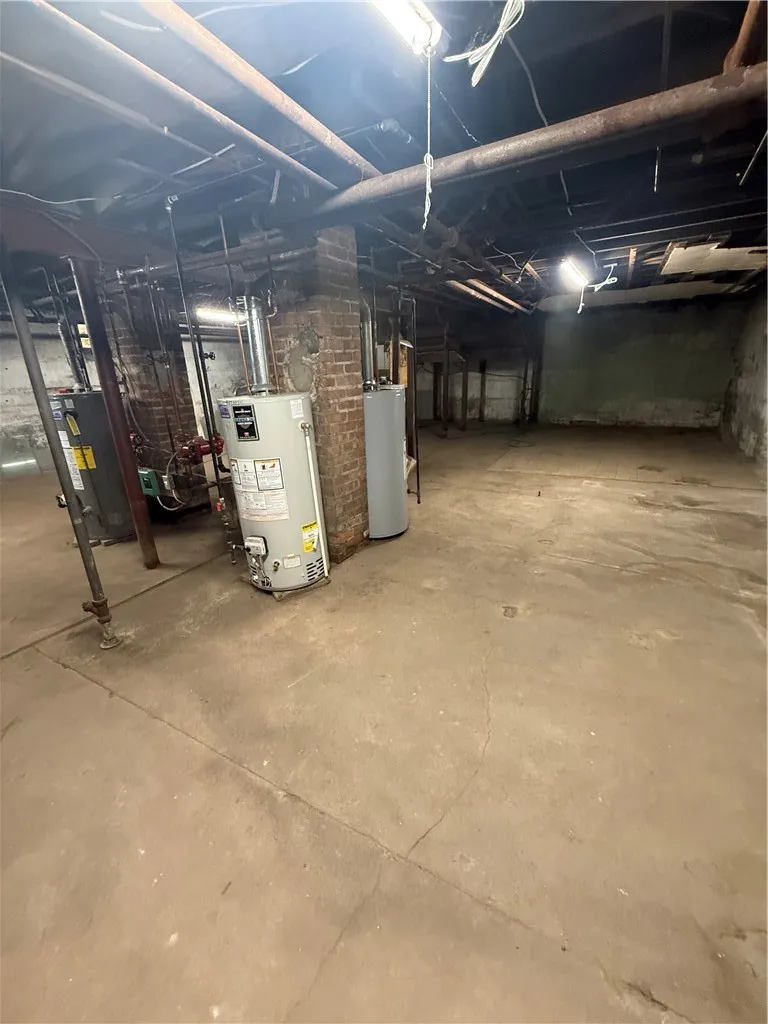 1873 East Main Street, Rochester, New York 14609, Rochester, New York 14609, 8 Bedroom Bedrooms, ,4 BathroomBathrooms,Residential,For Sale,1873 East Main Street, Rochester, New York 14609,0,R1666076