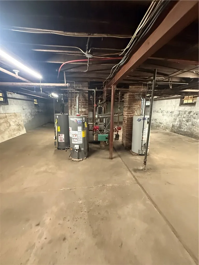 1873 East Main Street, Rochester, New York 14609, Rochester, New York 14609, 8 Bedroom Bedrooms, ,4 BathroomBathrooms,Residential,For Sale,1873 East Main Street, Rochester, New York 14609,0,R1666076