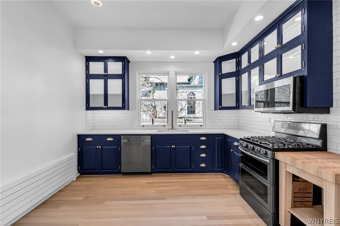 887 West Ferry Street, Buffalo, New York 14209, Buffalo, New York 14209, 4 Bedrooms Bedrooms, 10 Rooms Rooms,1 BathroomBathrooms,Residential Lease,For Rent,887 West Ferry Street, Buffalo, New York 14209,0,B1672814