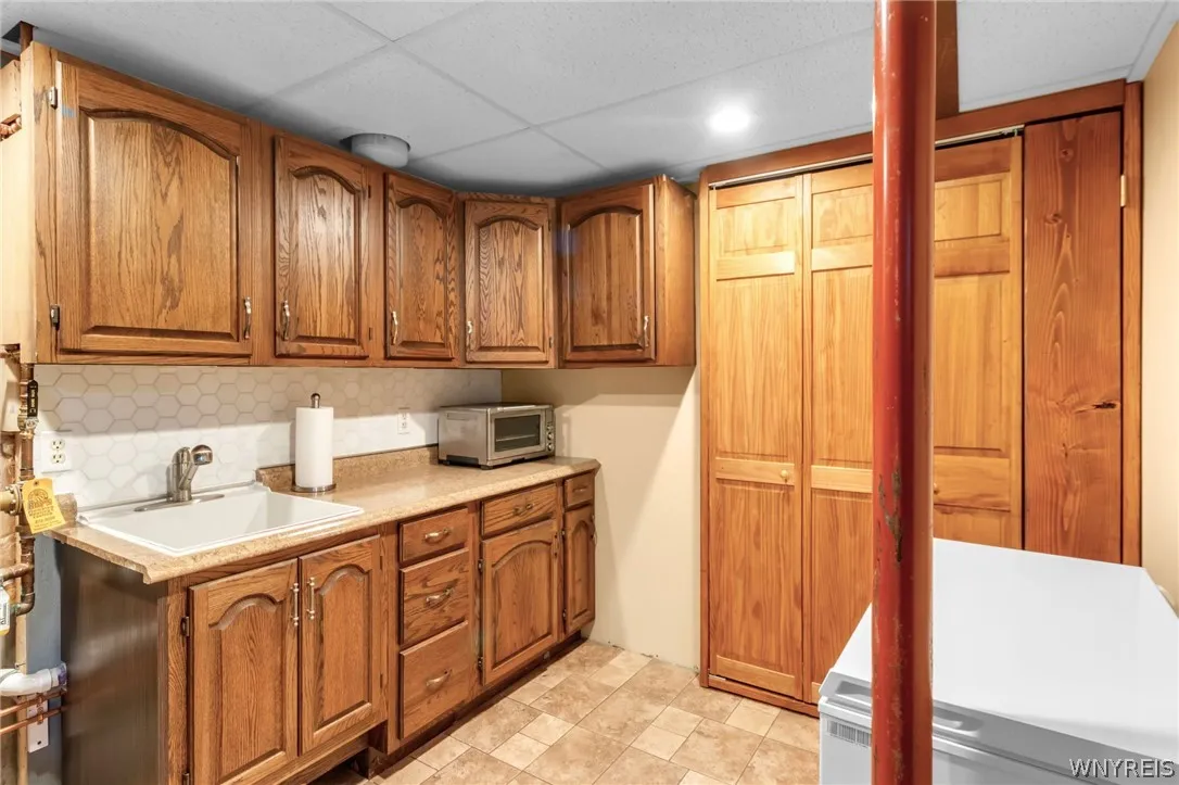 Lower level kitchenette