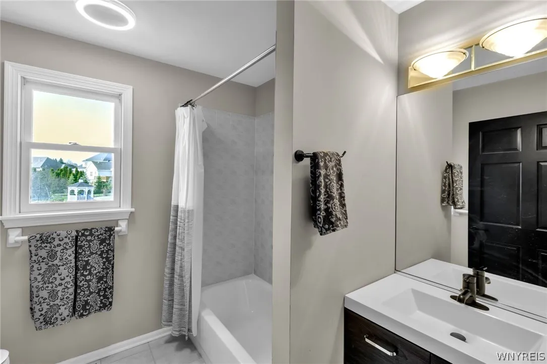 9574 English Ivy Court, Clarence, New York 14032, Clarence, New York 14032, 4 Bedrooms Bedrooms, 12 Rooms Rooms,3 BathroomsBathrooms,Residential,For Sale,9574 English Ivy Court, Clarence, New York 14032,0,B1673085