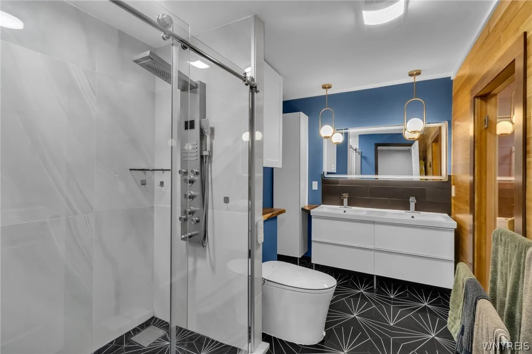 9574 English Ivy Court, Clarence, New York 14032, Clarence, New York 14032, 4 Bedrooms Bedrooms, 12 Rooms Rooms,3 BathroomsBathrooms,Residential,For Sale,9574 English Ivy Court, Clarence, New York 14032,0,B1673085