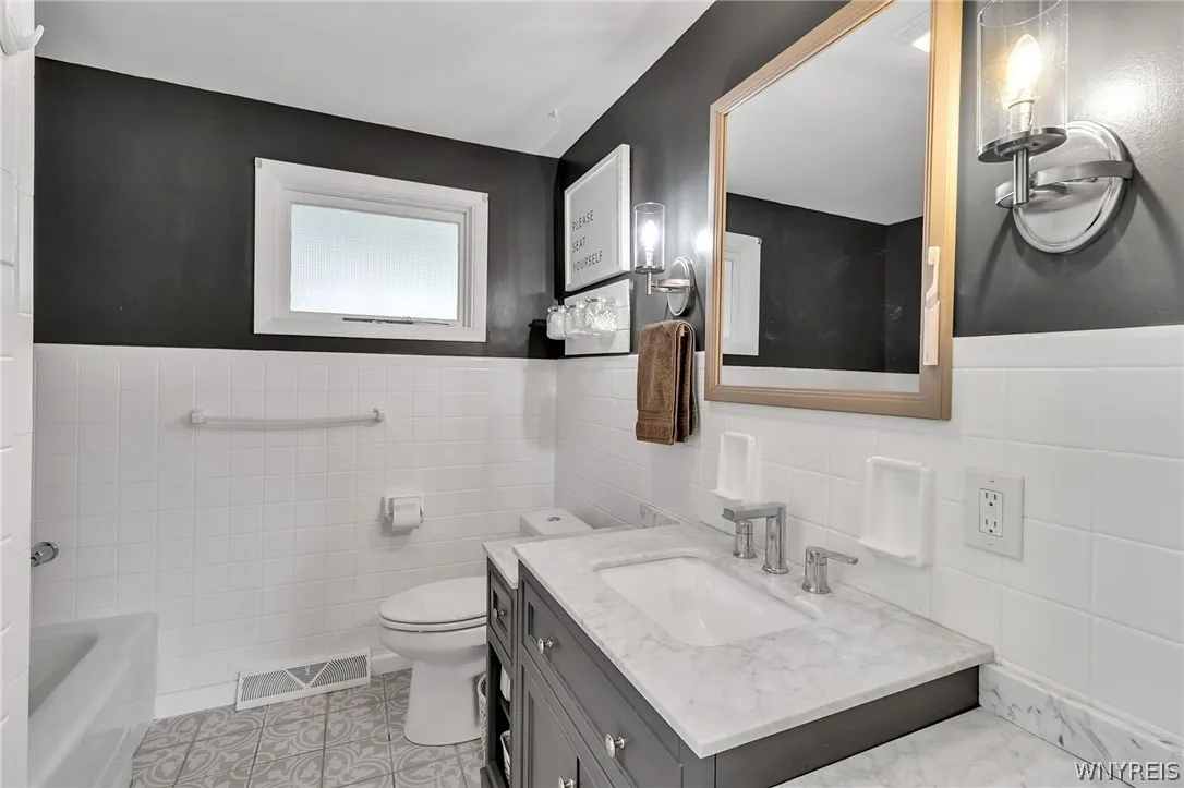 97 Huntington Court, Hamburg, New York 14075, Hamburg, New York 14075, 2 Bedrooms Bedrooms, 6 Rooms Rooms,1 BathroomBathrooms,Residential,For Sale,97 Huntington Court, Hamburg, New York 14075,0,B1673394