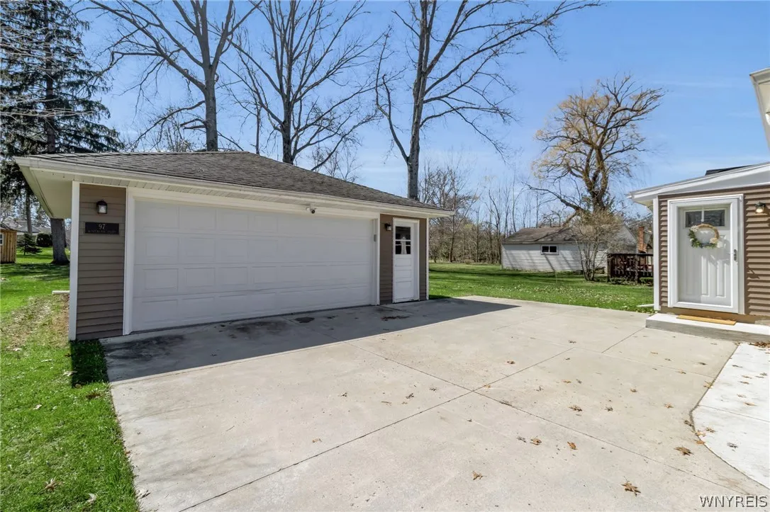 97 Huntington Court, Hamburg, New York 14075, Hamburg, New York 14075, 2 Bedrooms Bedrooms, 6 Rooms Rooms,1 BathroomBathrooms,Residential,For Sale,97 Huntington Court, Hamburg, New York 14075,0,B1673394