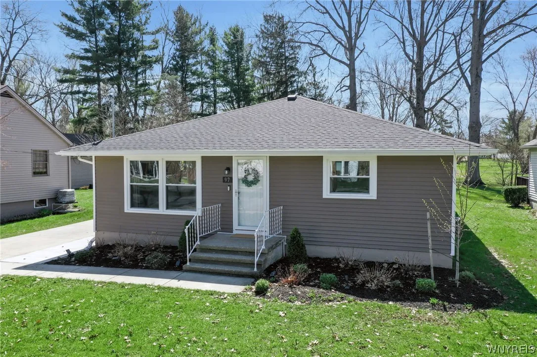 97 Huntington Court, Hamburg, New York 14075, Hamburg, New York 14075, 2 Bedrooms Bedrooms, 6 Rooms Rooms,1 BathroomBathrooms,Residential,For Sale,97 Huntington Court, Hamburg, New York 14075,0,B1673394