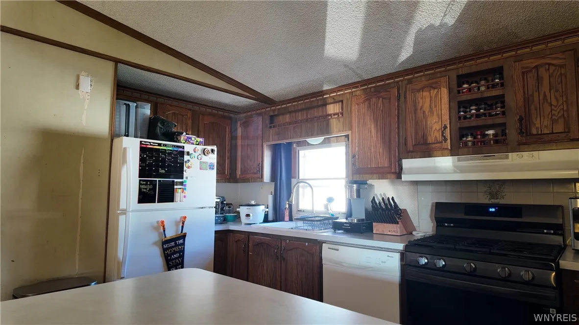 13 Rippleway Drive, Hamburg, New York 14075, Hamburg, New York 14075, 2 Bedrooms Bedrooms, 5 Rooms Rooms,2 BathroomsBathrooms,Residential,For Sale,13 Rippleway Drive, Hamburg, New York 14075,0,B1672706