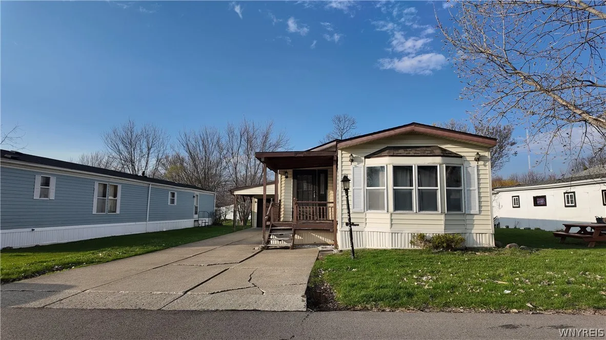 13 Rippleway Drive, Hamburg, New York 14075, Hamburg, New York 14075, 2 Bedrooms Bedrooms, 5 Rooms Rooms,2 BathroomsBathrooms,Residential,For Sale,13 Rippleway Drive, Hamburg, New York 14075,0,B1672706