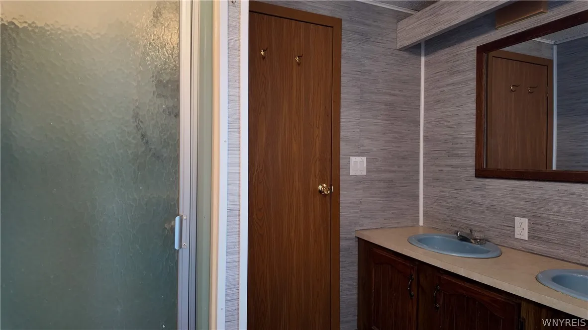 13 Rippleway Drive, Hamburg, New York 14075, Hamburg, New York 14075, 2 Bedrooms Bedrooms, 5 Rooms Rooms,2 BathroomsBathrooms,Residential,For Sale,13 Rippleway Drive, Hamburg, New York 14075,0,B1672706