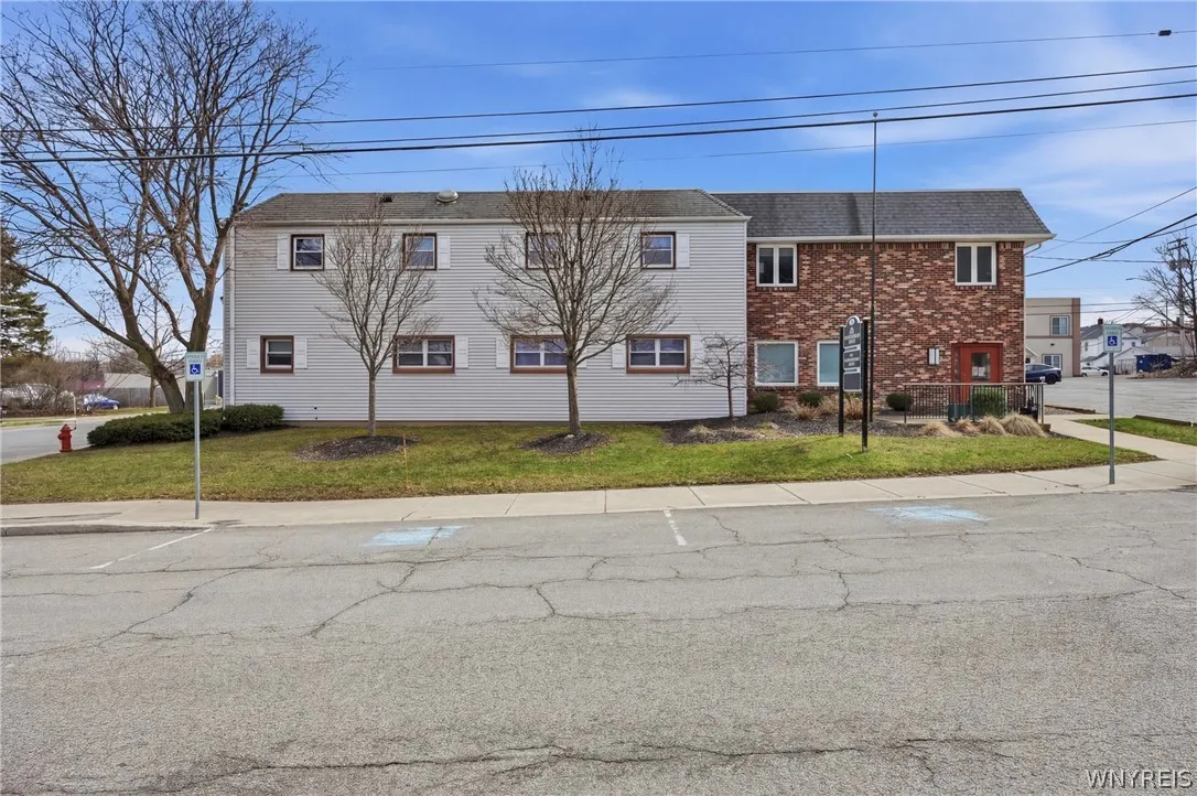 70 Linwood Avenue, Orchard Park, New York 14127, Orchard Park, New York 14127, ,Commercial Lease,For Rent,70 Linwood Avenue, Orchard Park, New York 14127,0,B1673614