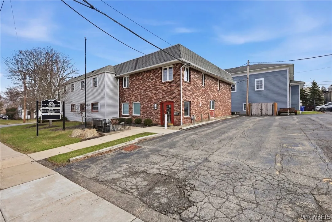 70 Linwood Avenue, Orchard Park, New York 14127, Orchard Park, New York 14127, ,Commercial Lease,For Rent,70 Linwood Avenue, Orchard Park, New York 14127,0,B1673614