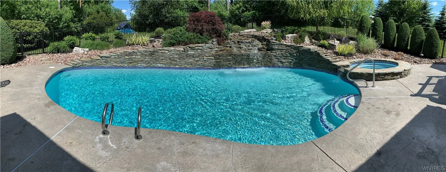 Salt Water - Gunite Pool