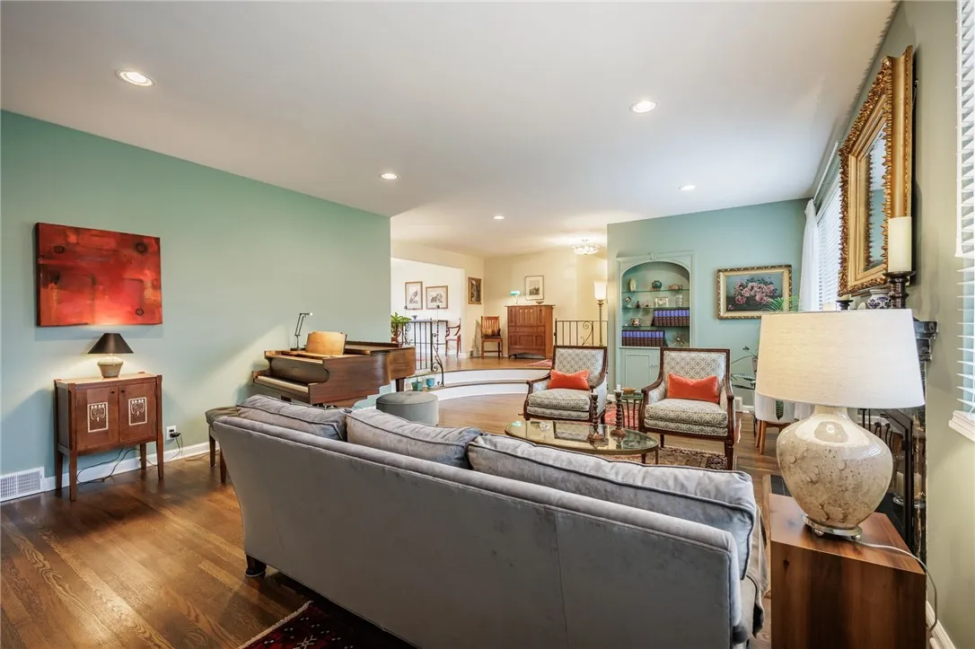 135 Coniston Drive, Brighton, New York 14610, Brighton, New York 14610, 3 Bedrooms Bedrooms, 7 Rooms Rooms,2 BathroomsBathrooms,Residential,For Sale,135 Coniston Drive, Brighton, New York 14610,0,R1670082