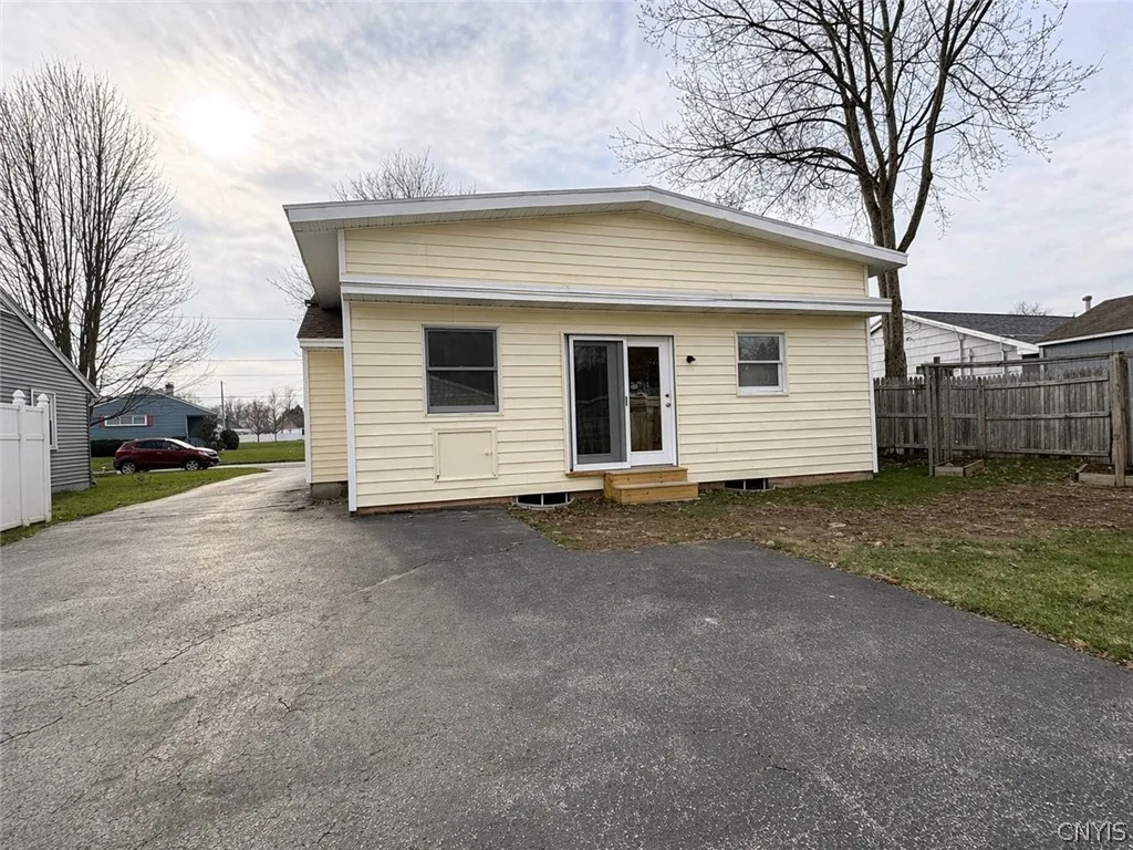 114 Colonel Drive, Rome, New York 13440, Rome, New York 13440, 3 Bedrooms Bedrooms, 9 Rooms Rooms,1 BathroomBathrooms,Residential,For Sale,114 Colonel Drive, Rome, New York 13440,0,S1673479