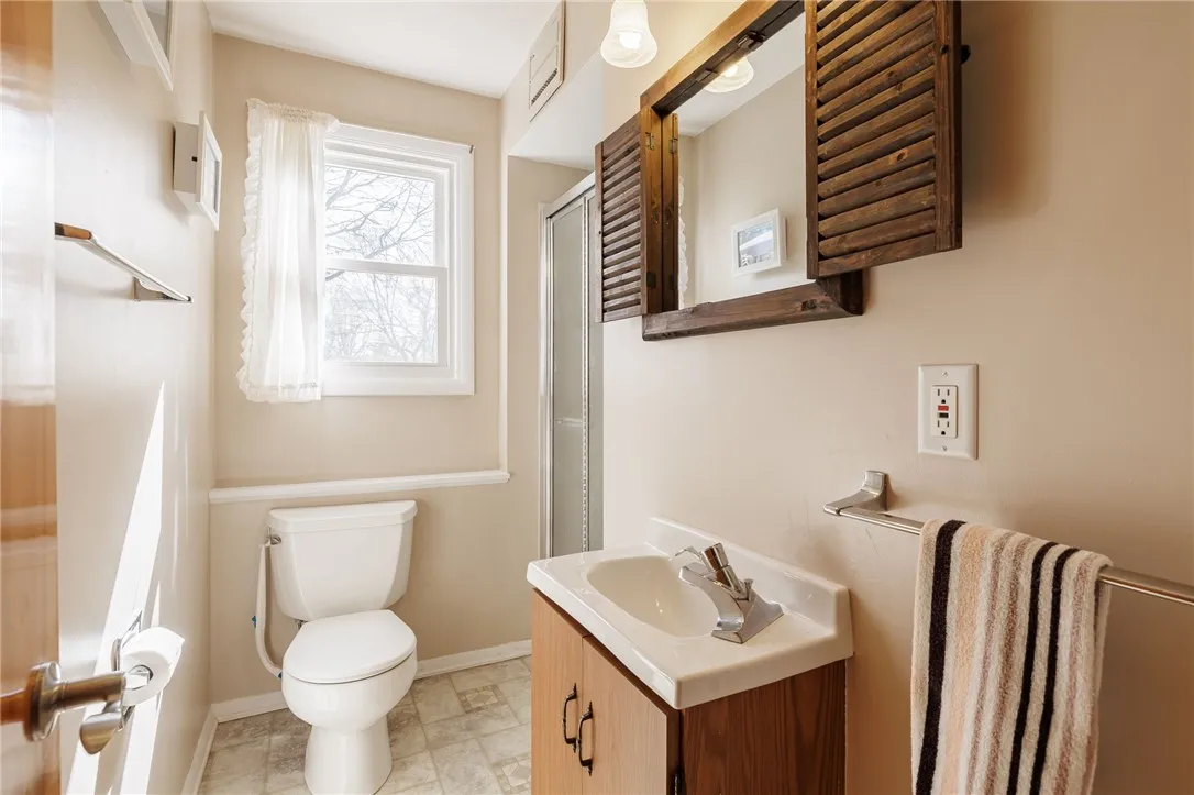 30 Stuyvesant Road, Pittsford, New York 14534, Pittsford, New York 14534, 4 Bedrooms Bedrooms, 7 Rooms Rooms,2 BathroomsBathrooms,Residential,For Sale,30 Stuyvesant Road, Pittsford, New York 14534,0,R1671363