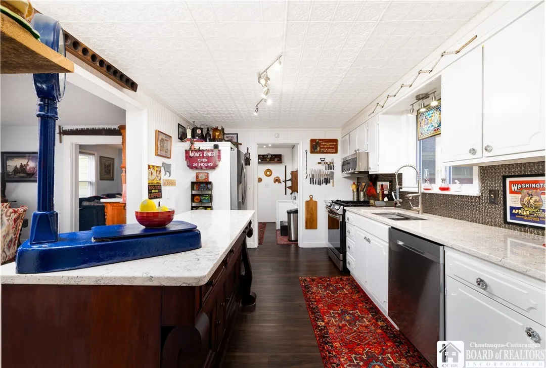 102 Center Street, Pomfret, New York 14063, Pomfret, New York 14063, 5 Bedrooms Bedrooms, 10 Rooms Rooms,2 BathroomsBathrooms,Residential,For Sale,102 Center Street, Pomfret, New York 14063,0,R1669112