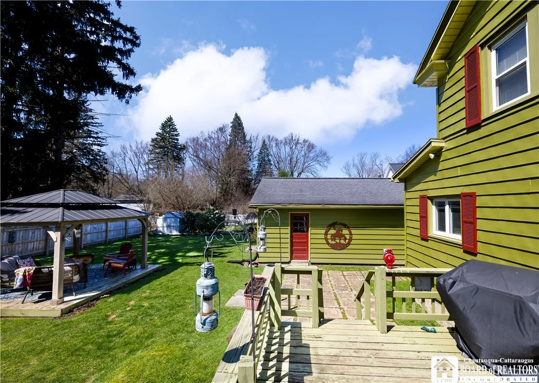 102 Center Street, Pomfret, New York 14063, Pomfret, New York 14063, 5 Bedrooms Bedrooms, 10 Rooms Rooms,2 BathroomsBathrooms,Residential,For Sale,102 Center Street, Pomfret, New York 14063,0,R1669112