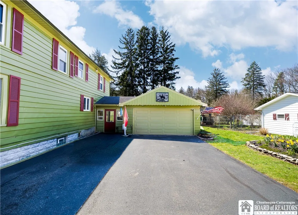 102 Center Street, Pomfret, New York 14063, Pomfret, New York 14063, 5 Bedrooms Bedrooms, 10 Rooms Rooms,2 BathroomsBathrooms,Residential,For Sale,102 Center Street, Pomfret, New York 14063,0,R1669112
