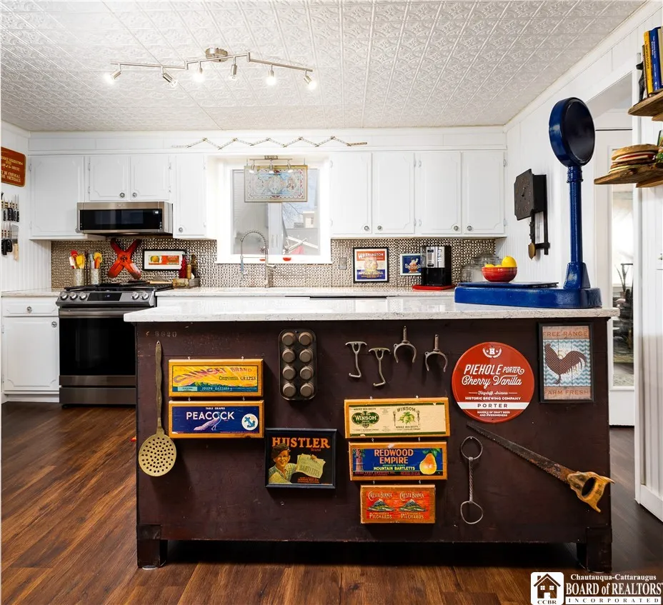 102 Center Street, Pomfret, New York 14063, Pomfret, New York 14063, 5 Bedrooms Bedrooms, 10 Rooms Rooms,2 BathroomsBathrooms,Residential,For Sale,102 Center Street, Pomfret, New York 14063,0,R1669112