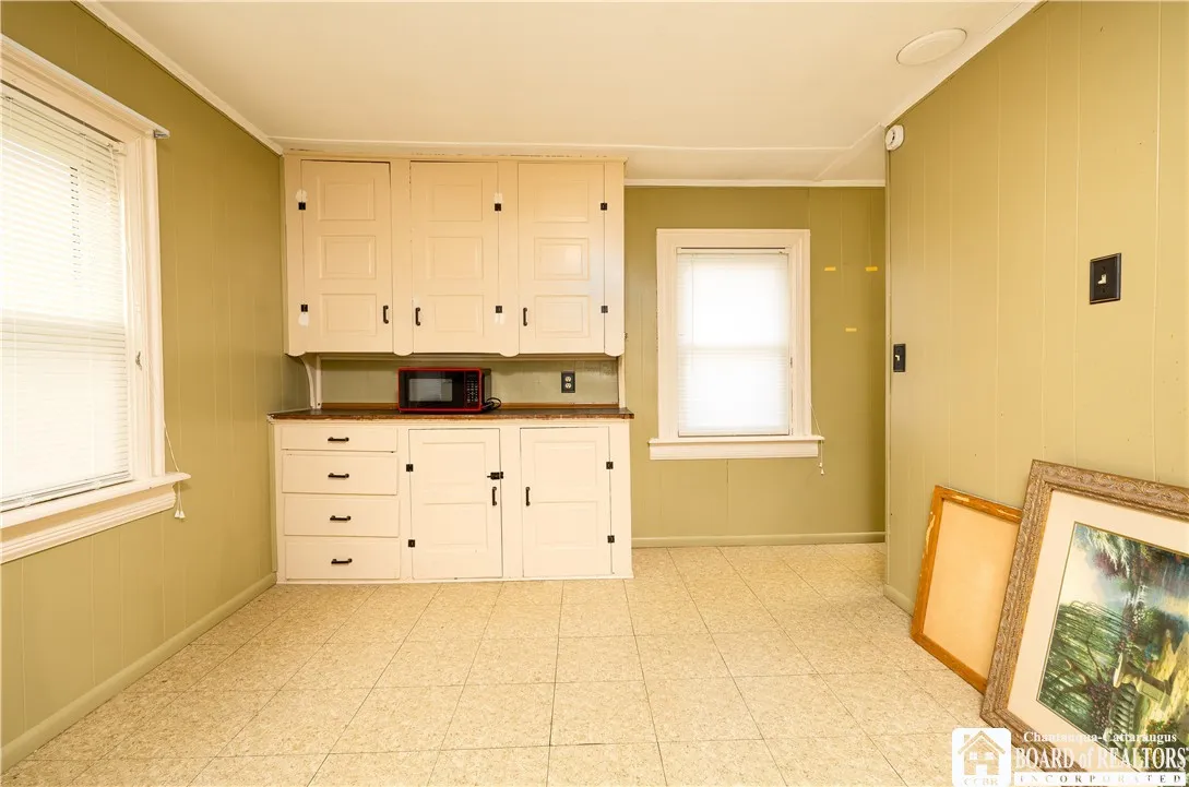 102 Center Street, Pomfret, New York 14063, Pomfret, New York 14063, 5 Bedrooms Bedrooms, 10 Rooms Rooms,2 BathroomsBathrooms,Residential,For Sale,102 Center Street, Pomfret, New York 14063,0,R1669112