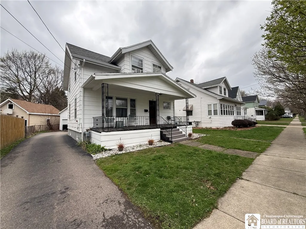 28 Cleveland Avenue, Pomfret, New York 14063, Pomfret, New York 14063, 3 Bedroom Bedrooms, 6 Room Rooms,1 BathroomBathrooms,Residential,For Sale,28 Cleveland Avenue, Pomfret, New York 14063,0,R1673259