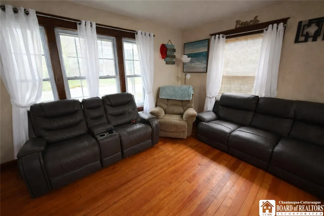 28 Cleveland Avenue, Pomfret, New York 14063, Pomfret, New York 14063, 3 Bedroom Bedrooms, 6 Room Rooms,1 BathroomBathrooms,Residential,For Sale,28 Cleveland Avenue, Pomfret, New York 14063,0,R1673259