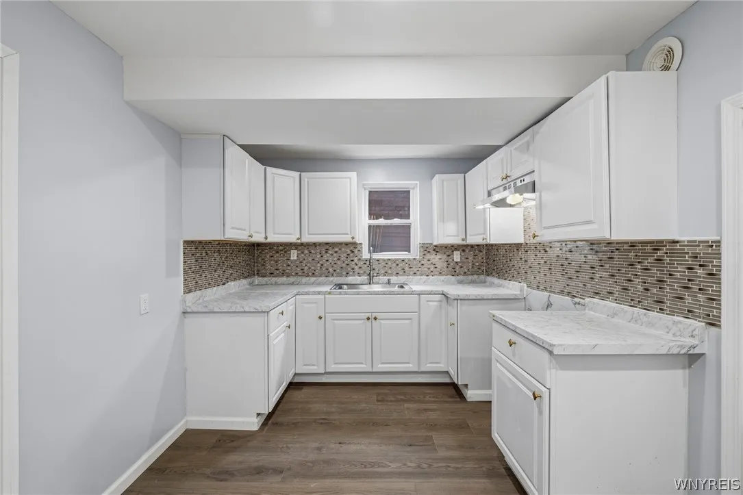 6 Palos Place, Buffalo, New York 14215, Buffalo, New York 14215, 6 Bedrooms Bedrooms, ,3 BathroomsBathrooms,Residential,For Sale,6 Palos Place, Buffalo, New York 14215,0,B1673717