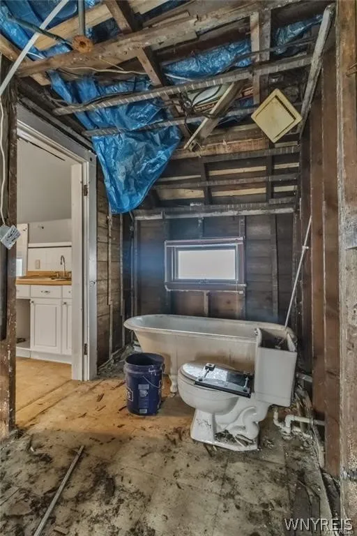 99 Lakeview Avenue, Buffalo, New York 14201, Buffalo, New York 14201, 6 Bedrooms Bedrooms, ,2 BathroomsBathrooms,Residential,For Sale,99 Lakeview Avenue, Buffalo, New York 14201,0,B1672320