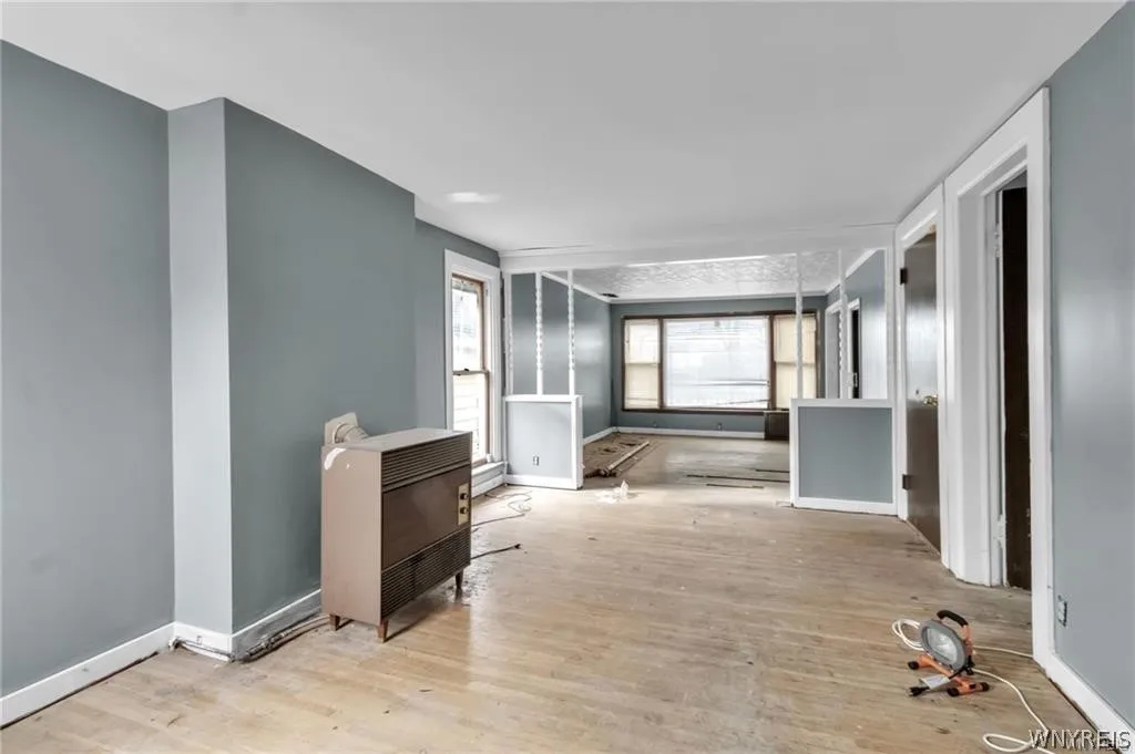 99 Lakeview Avenue, Buffalo, New York 14201, Buffalo, New York 14201, 6 Bedrooms Bedrooms, ,2 BathroomsBathrooms,Residential,For Sale,99 Lakeview Avenue, Buffalo, New York 14201,0,B1672320