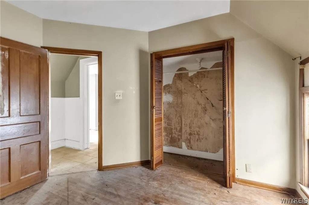 99 Lakeview Avenue, Buffalo, New York 14201, Buffalo, New York 14201, 6 Bedrooms Bedrooms, ,2 BathroomsBathrooms,Residential,For Sale,99 Lakeview Avenue, Buffalo, New York 14201,0,B1672320