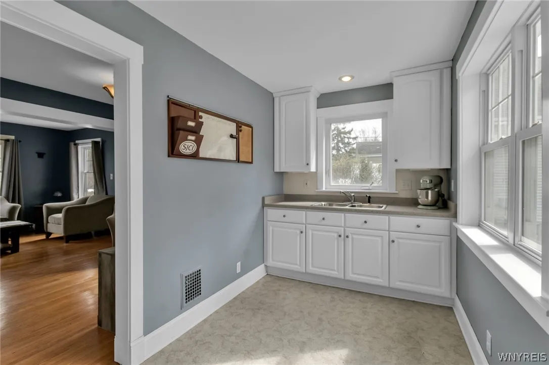 69 Pfohl Place, Amherst, New York 14221, Amherst, New York 14221, 4 Bedrooms Bedrooms, 8 Rooms Rooms,2 BathroomsBathrooms,Residential,For Sale,69 Pfohl Place, Amherst, New York 14221,0,B1673463