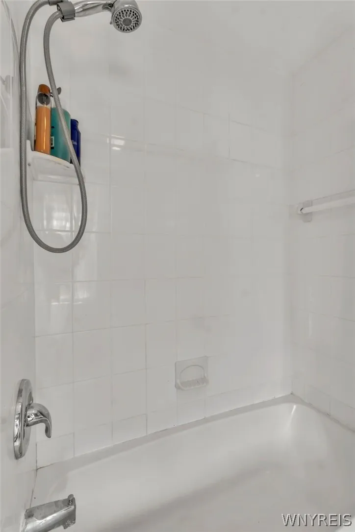 69 Pfohl Place, Amherst, New York 14221, Amherst, New York 14221, 4 Bedrooms Bedrooms, 8 Rooms Rooms,2 BathroomsBathrooms,Residential,For Sale,69 Pfohl Place, Amherst, New York 14221,0,B1673463