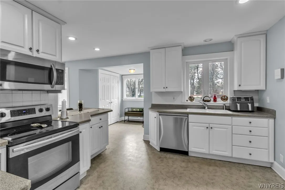 69 Pfohl Place, Amherst, New York 14221, Amherst, New York 14221, 4 Bedrooms Bedrooms, 8 Rooms Rooms,2 BathroomsBathrooms,Residential,For Sale,69 Pfohl Place, Amherst, New York 14221,0,B1673463