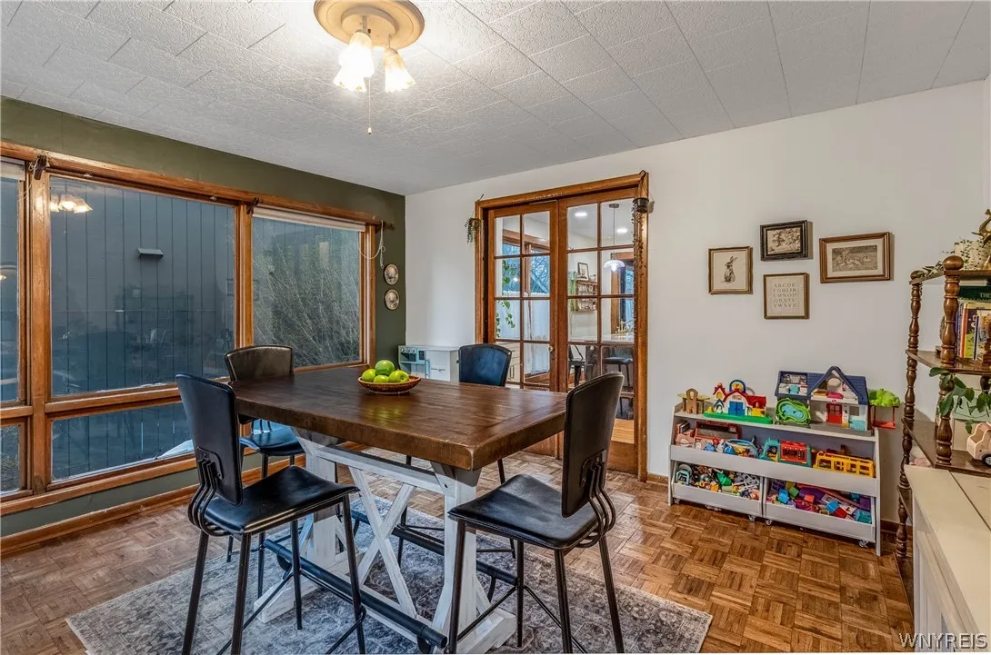 24 Highland Drive, Amherst, New York 14221, Amherst, New York 14221, 3 Bedrooms Bedrooms, 7 Rooms Rooms,1 BathroomBathrooms,Residential,For Sale,24 Highland Drive, Amherst, New York 14221,0,B1673573