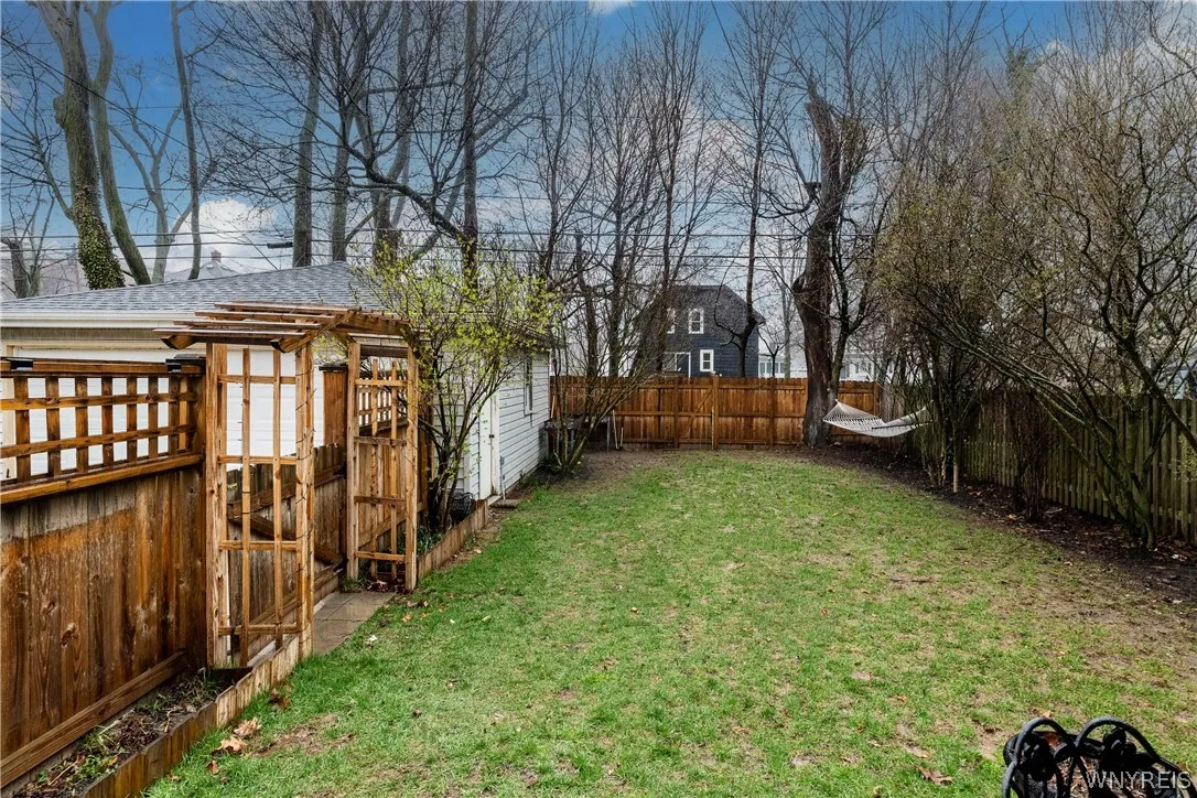 24 Highland Drive, Amherst, New York 14221, Amherst, New York 14221, 3 Bedrooms Bedrooms, 7 Rooms Rooms,1 BathroomBathrooms,Residential,For Sale,24 Highland Drive, Amherst, New York 14221,0,B1673573