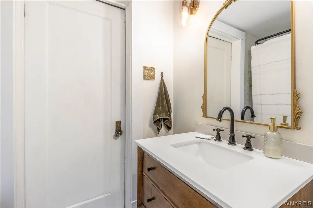 24 Highland Drive, Amherst, New York 14221, Amherst, New York 14221, 3 Bedrooms Bedrooms, 7 Rooms Rooms,1 BathroomBathrooms,Residential,For Sale,24 Highland Drive, Amherst, New York 14221,0,B1673573