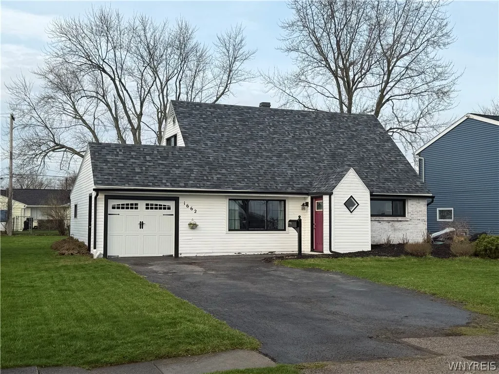 1662 Broadway, Grand Island, New York 14072, Grand Island, New York 14072, 4 Bedroom Bedrooms, 6 Room Rooms,2 BathroomBathrooms,Residential,Closed,1662 Broadway, Grand Island, New York 14072,0,B1673464